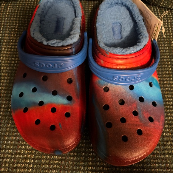 Red & Blue Sherpa Lined Crocs Sz Junior 6 - Picture 3 of 8